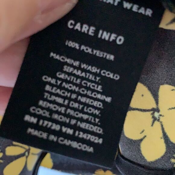 Who What Wear Medium yellow and black floral cropped top.  NWT - Picture 10 of 10